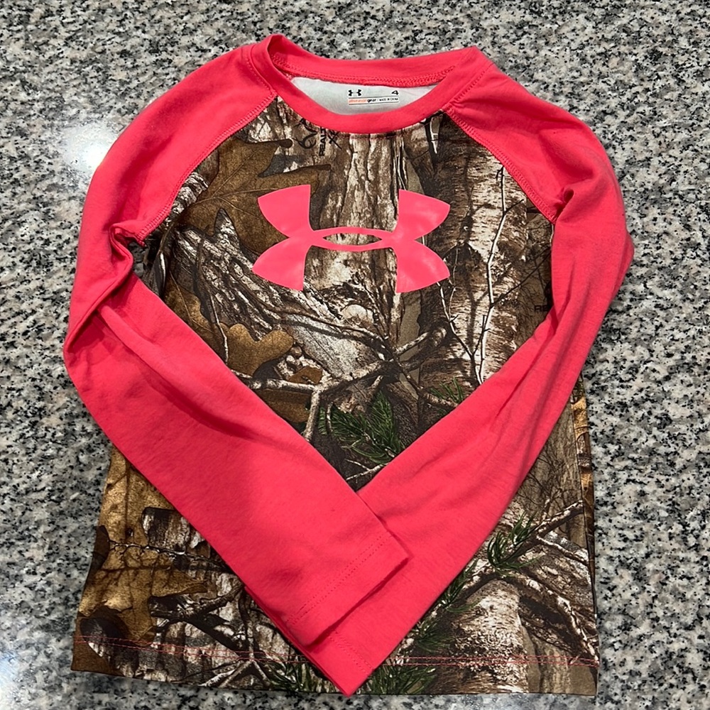 🦌 Size 4 All season gear girls hunting long sleeve top Under Armour
